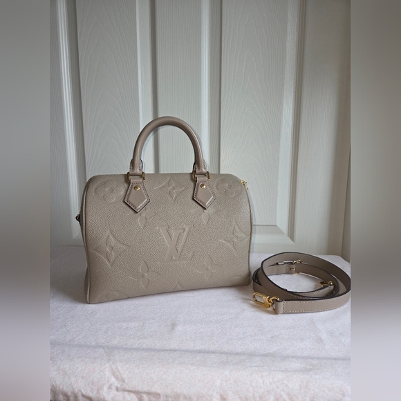 Louis Vuitton Monogram Empreinte Speedy Bandouliere 25 – Turtledove - Picture 4 of 12